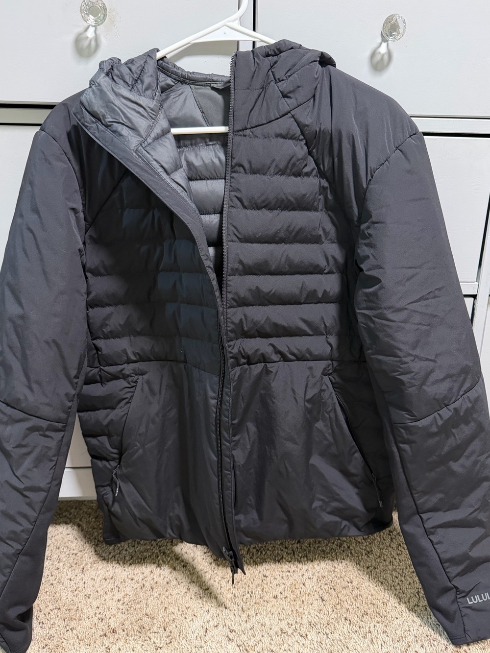 lululemon athletica Men’s Hooded puff Insulated Jacket — Black